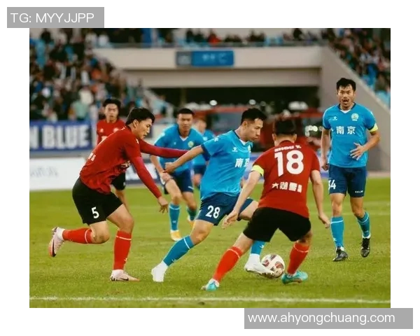 足球巨星与球迷心声对话：探索赛场内外的真实故事与情感交流